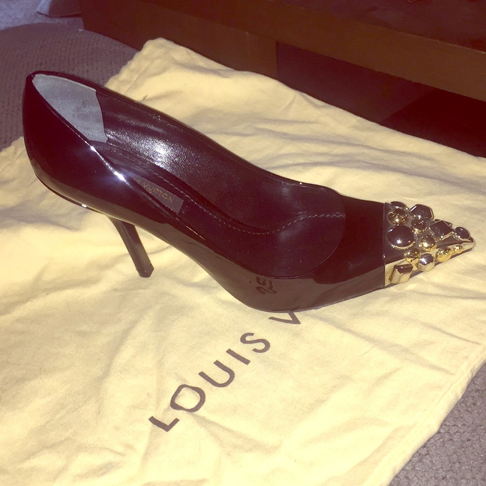 A Louis Vuitton shoes